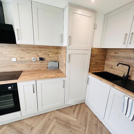 R1 - Private Room In Modern Shared Apartment, Each With Kitchenette, Central Бирмингам Екстериор снимка