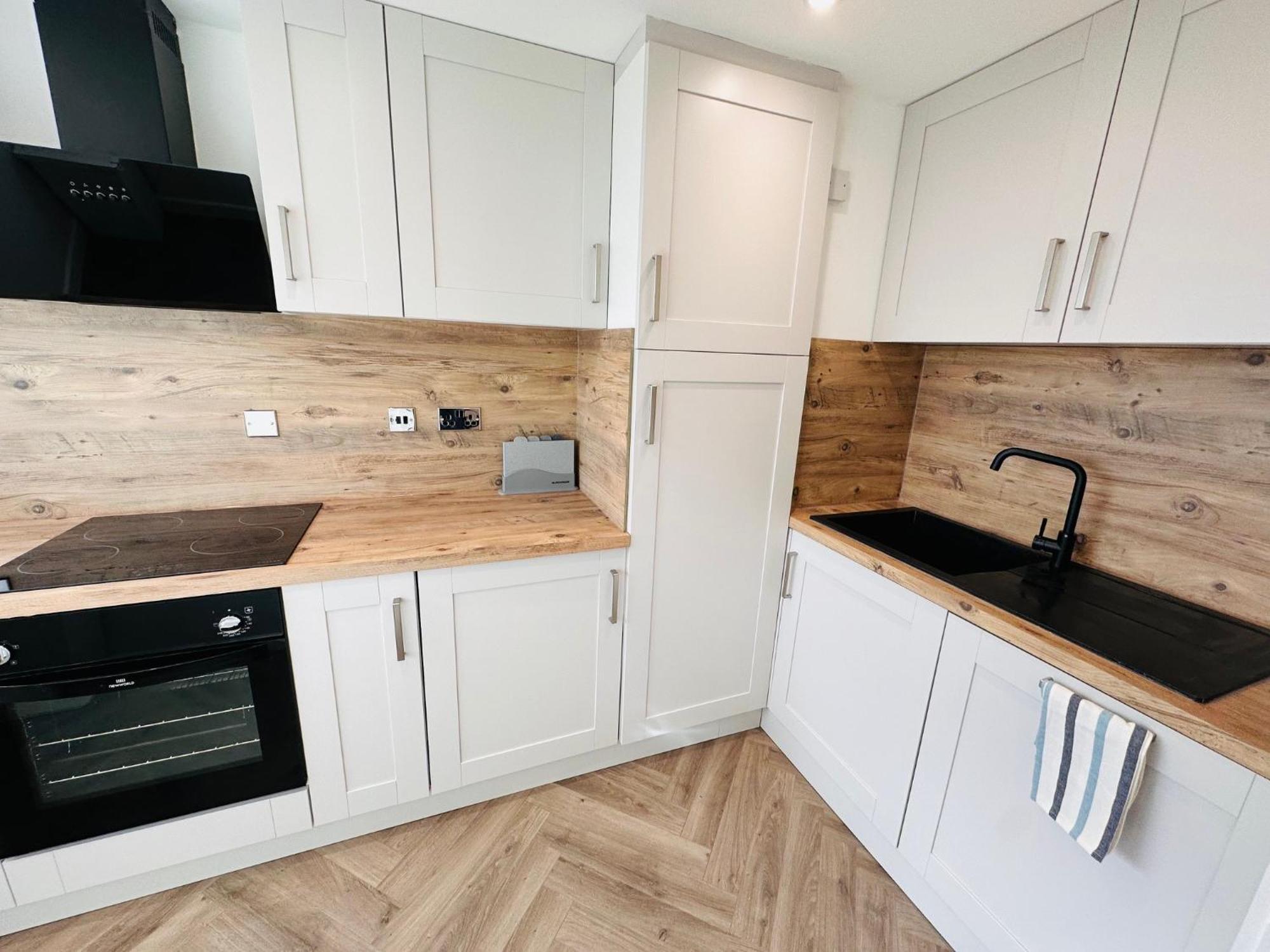 R1 - Private Room In Modern Shared Apartment, Each With Kitchenette, Central Бирмингам Екстериор снимка