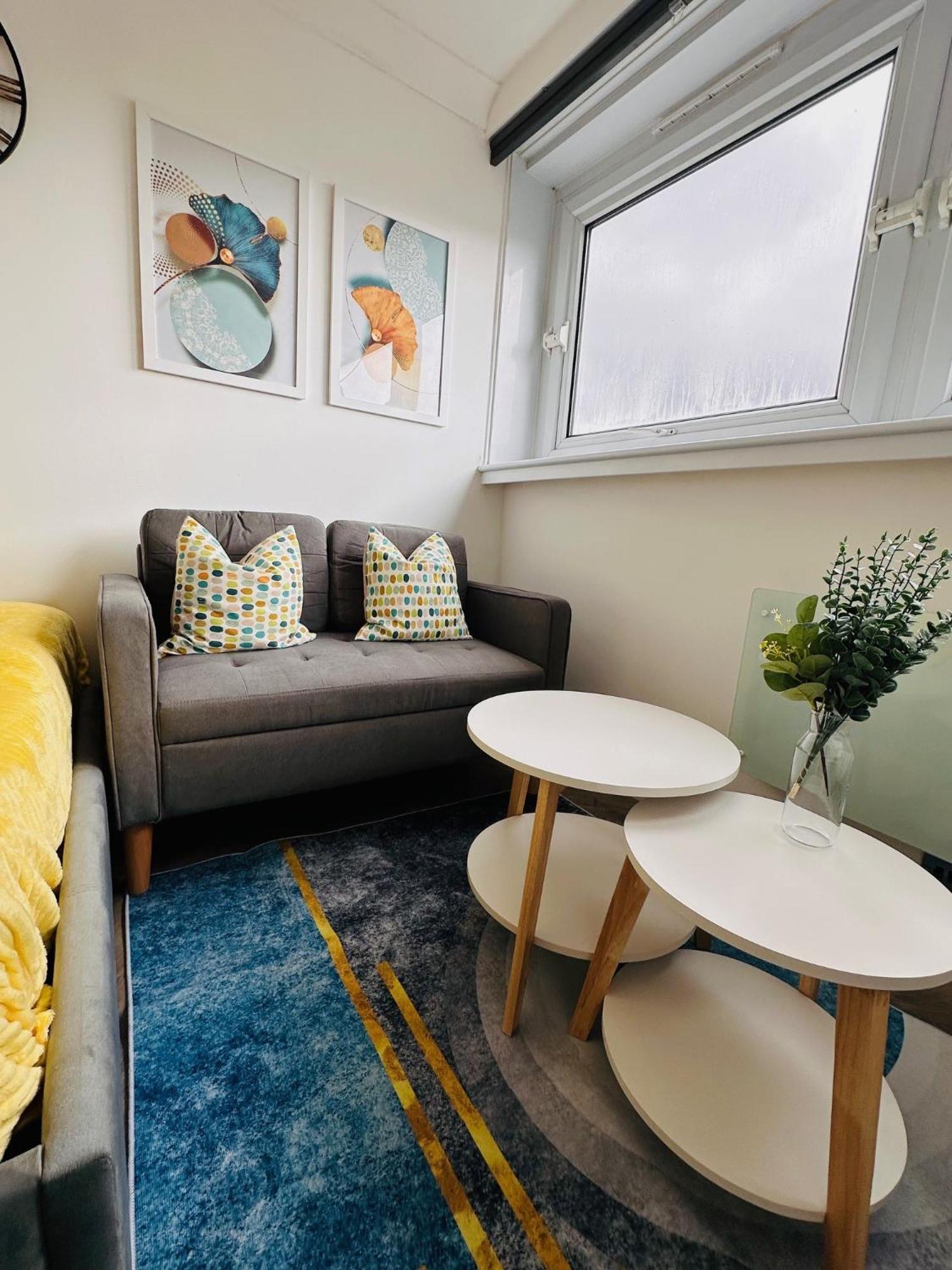 R1 - Private Room In Modern Shared Apartment, Each With Kitchenette, Central Бирмингам Екстериор снимка